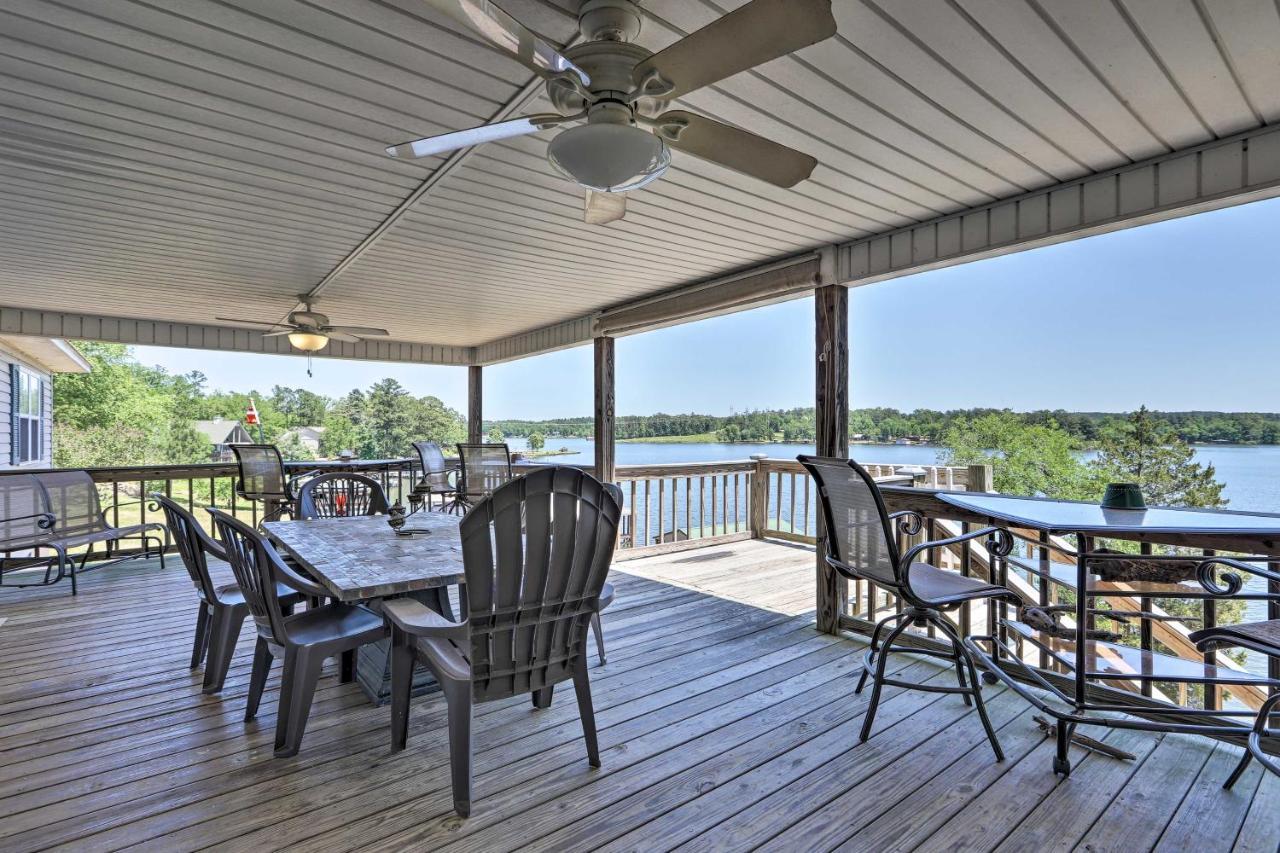 House With Dock And Slide Situated On Lake Sinclair! Sparta Eksteriør billede