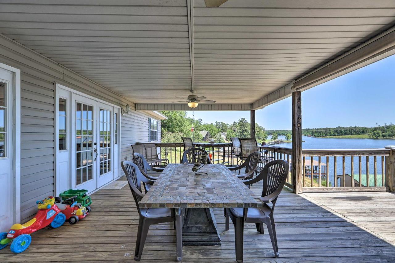 House With Dock And Slide Situated On Lake Sinclair! Sparta Eksteriør billede