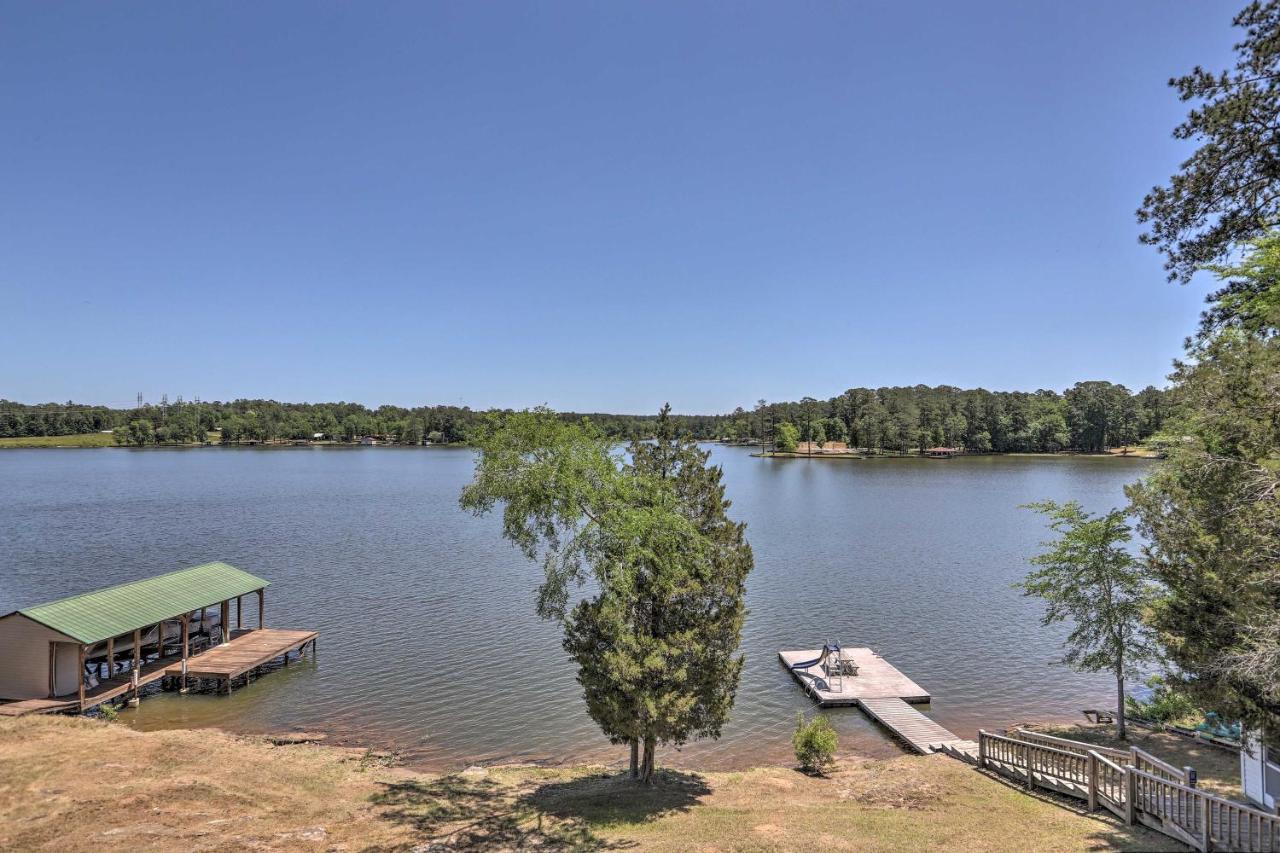 House With Dock And Slide Situated On Lake Sinclair! Sparta Eksteriør billede